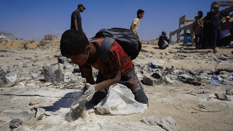 Trump envoy visits controversial Gaza aid 2 image 3